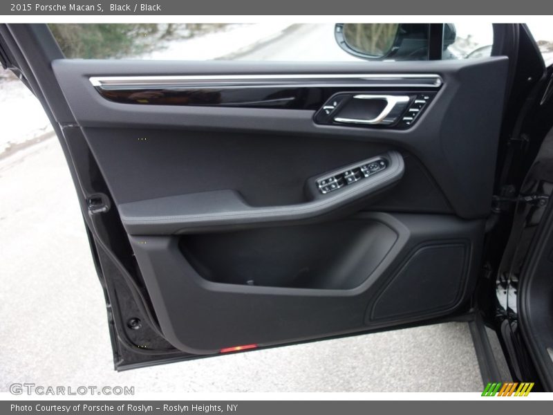 Black / Black 2015 Porsche Macan S