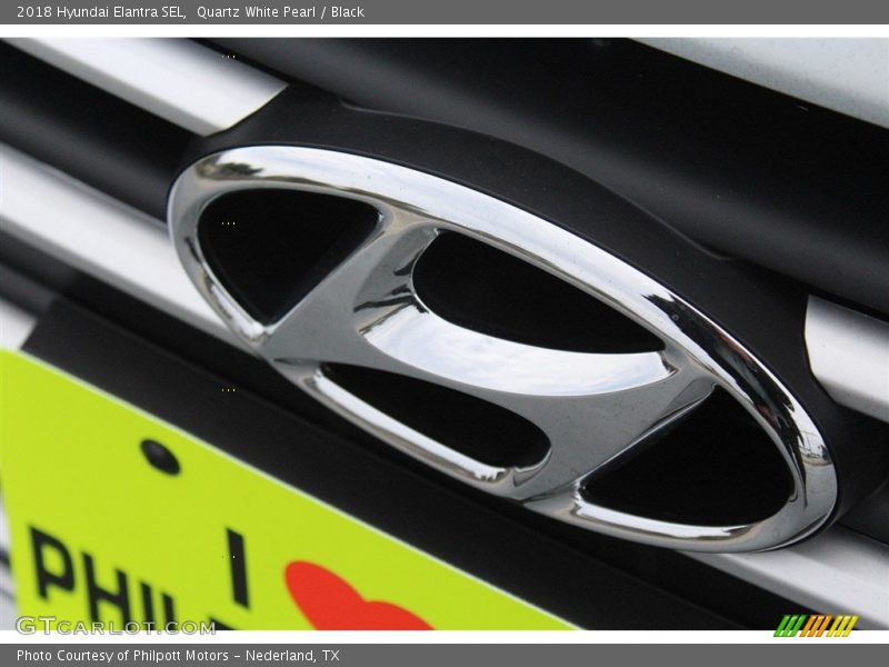 Quartz White Pearl / Black 2018 Hyundai Elantra SEL