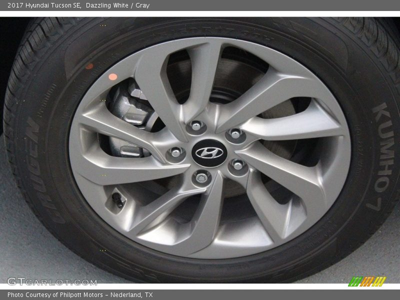 Dazzling White / Gray 2017 Hyundai Tucson SE
