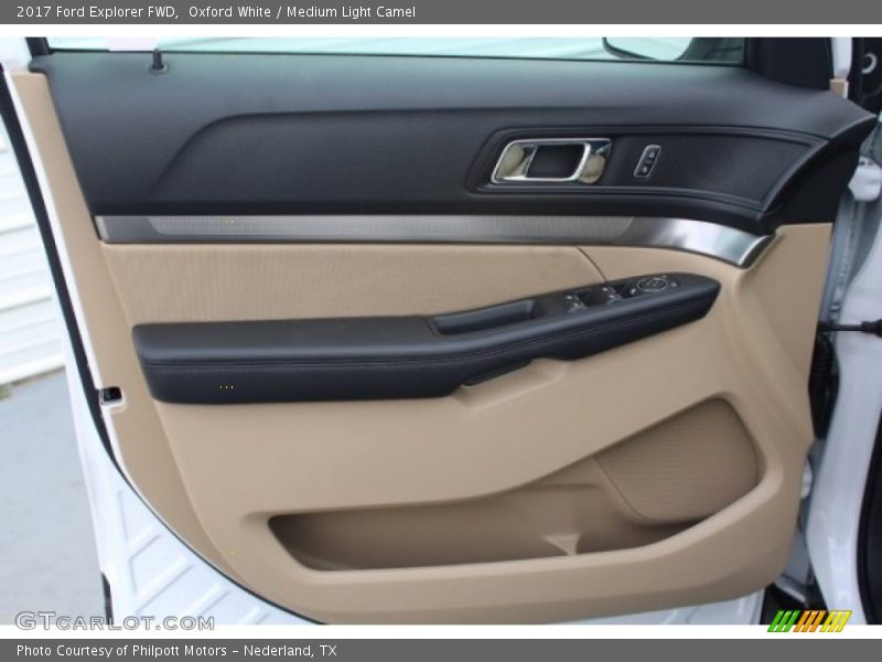 Oxford White / Medium Light Camel 2017 Ford Explorer FWD