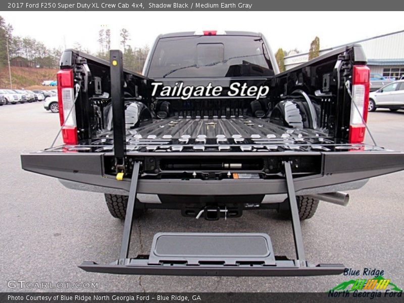 Shadow Black / Medium Earth Gray 2017 Ford F250 Super Duty XL Crew Cab 4x4