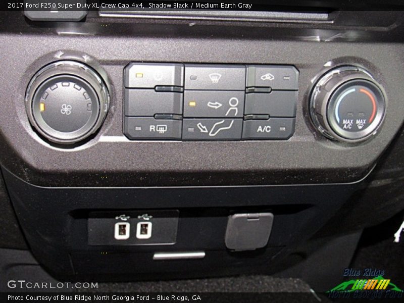 Shadow Black / Medium Earth Gray 2017 Ford F250 Super Duty XL Crew Cab 4x4