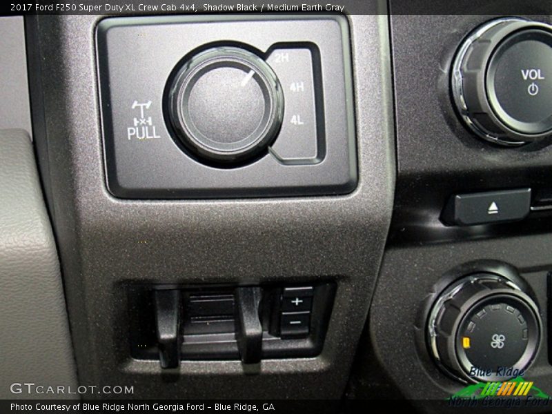 Shadow Black / Medium Earth Gray 2017 Ford F250 Super Duty XL Crew Cab 4x4