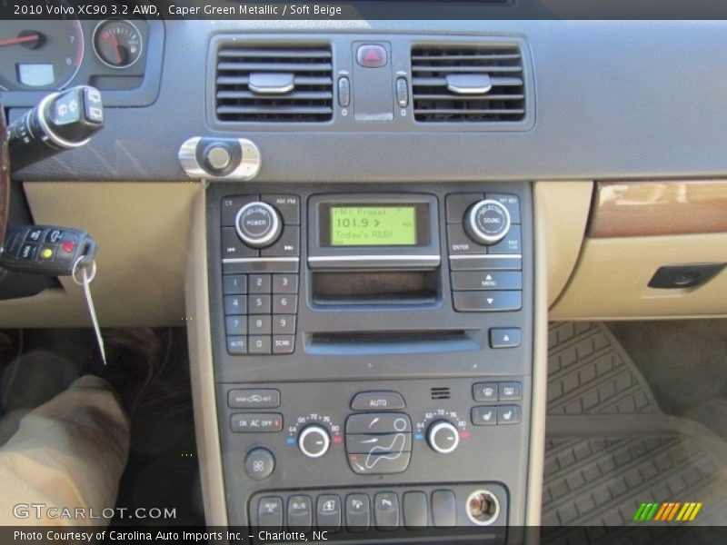 Caper Green Metallic / Soft Beige 2010 Volvo XC90 3.2 AWD