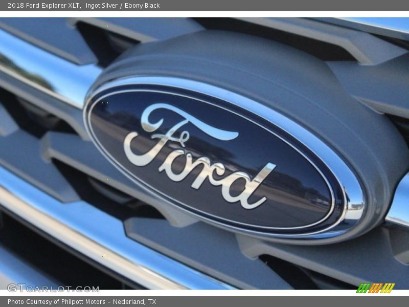 Ingot Silver / Ebony Black 2018 Ford Explorer XLT