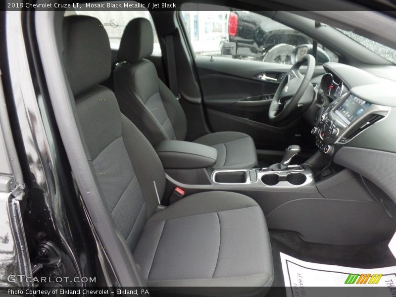 Mosaic Black Metallic / Jet Black 2018 Chevrolet Cruze LT