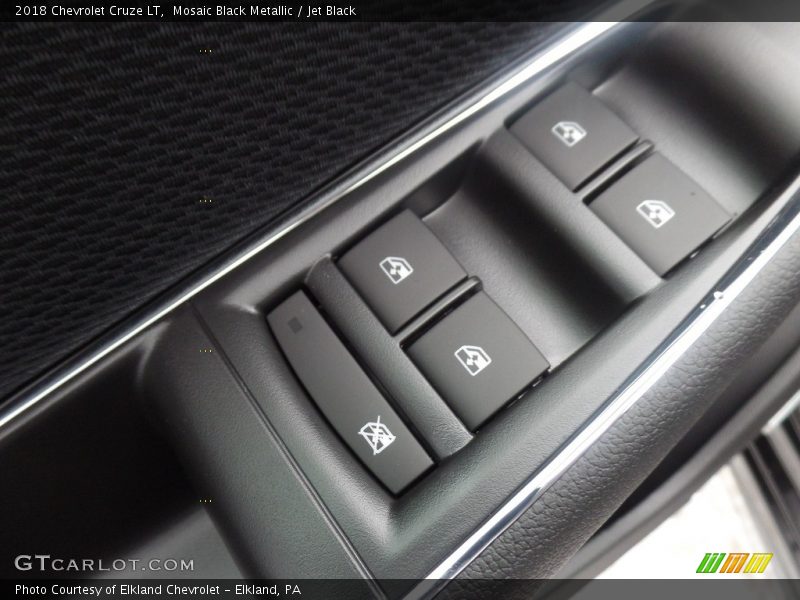 Mosaic Black Metallic / Jet Black 2018 Chevrolet Cruze LT