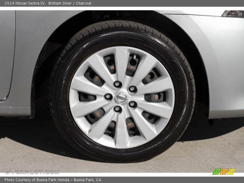 Brilliant Silver / Charcoal 2014 Nissan Sentra SV