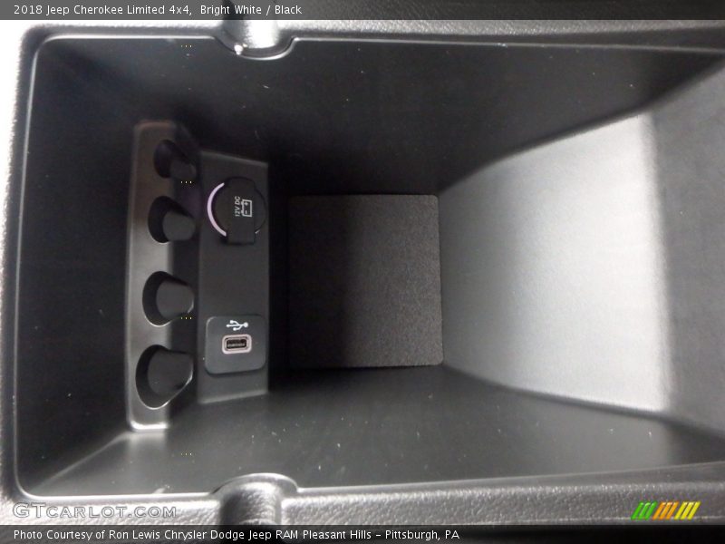 Bright White / Black 2018 Jeep Cherokee Limited 4x4