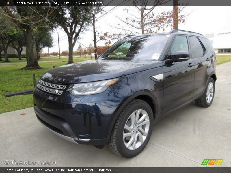 Front 3/4 View of 2017 Discovery HSE