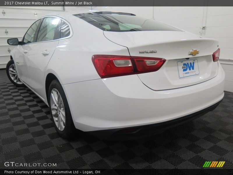 Summit White / Jet Black 2017 Chevrolet Malibu LT