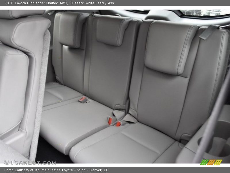 Blizzard White Pearl / Ash 2018 Toyota Highlander Limited AWD