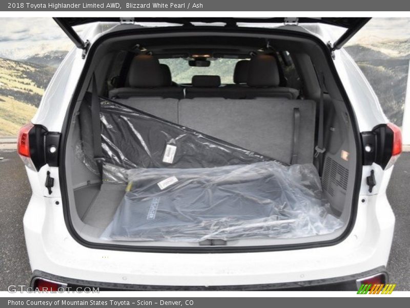 Blizzard White Pearl / Ash 2018 Toyota Highlander Limited AWD