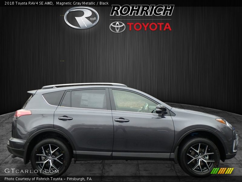 Magnetic Gray Metallic / Black 2018 Toyota RAV4 SE AWD