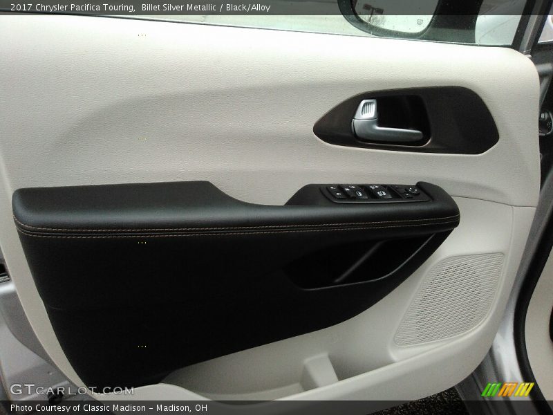 Billet Silver Metallic / Black/Alloy 2017 Chrysler Pacifica Touring