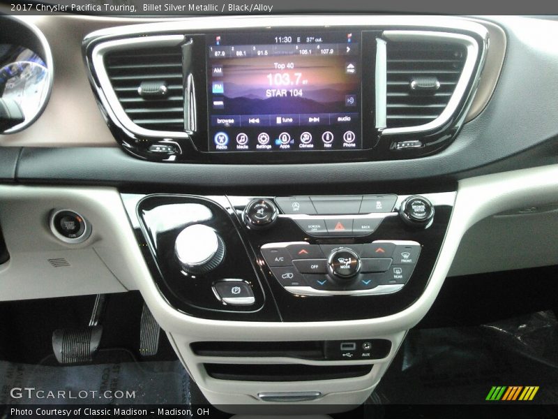 Billet Silver Metallic / Black/Alloy 2017 Chrysler Pacifica Touring