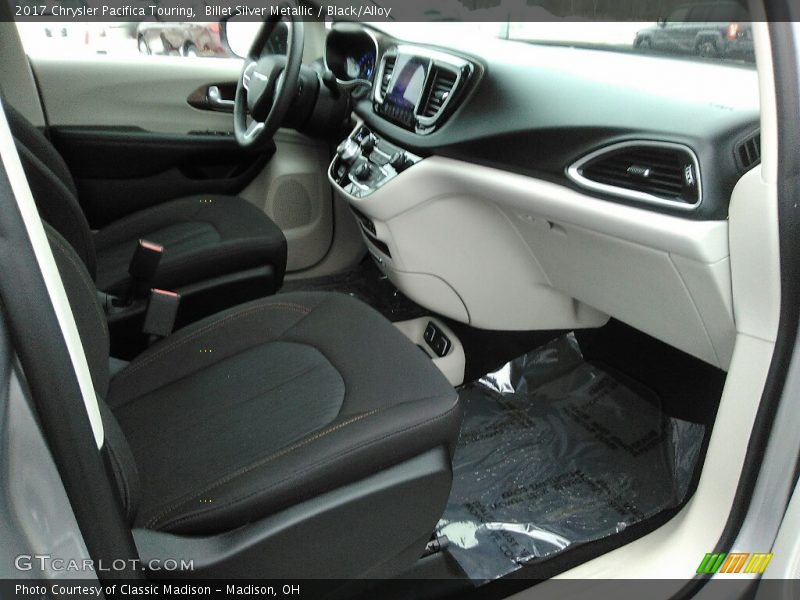 Billet Silver Metallic / Black/Alloy 2017 Chrysler Pacifica Touring