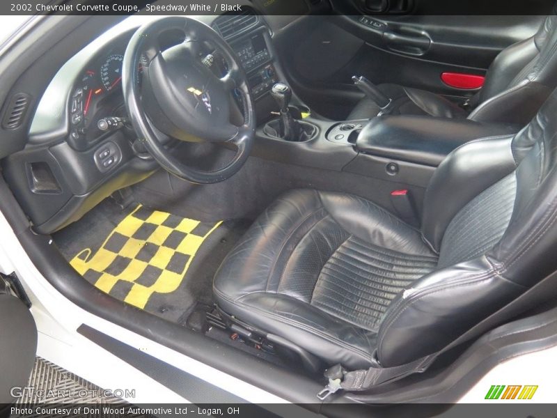 Speedway White / Black 2002 Chevrolet Corvette Coupe