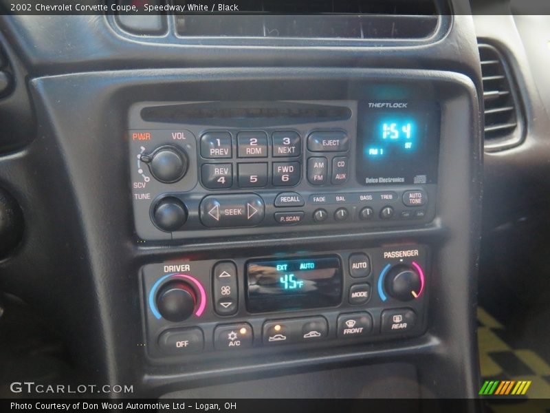 Speedway White / Black 2002 Chevrolet Corvette Coupe