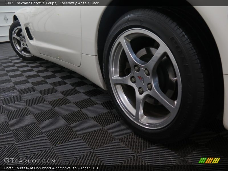 Speedway White / Black 2002 Chevrolet Corvette Coupe