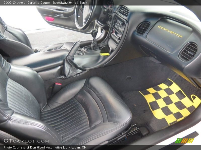 Speedway White / Black 2002 Chevrolet Corvette Coupe