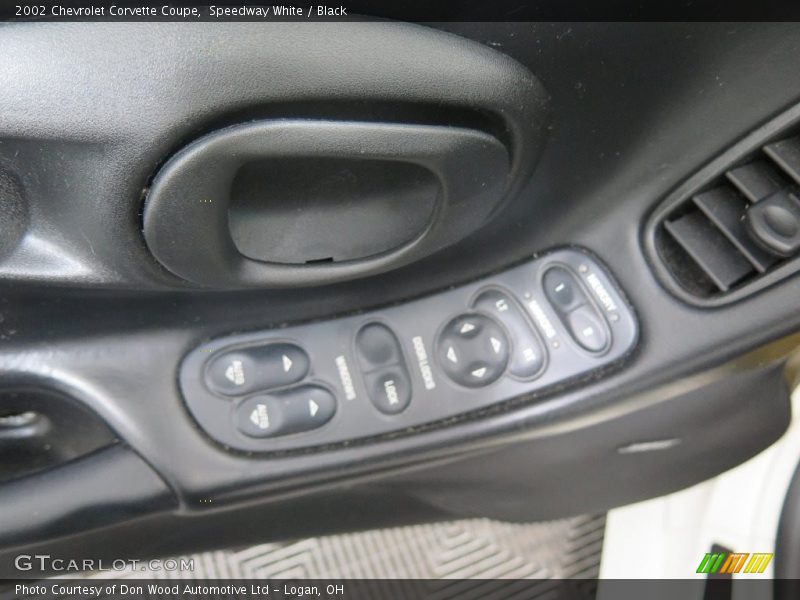Speedway White / Black 2002 Chevrolet Corvette Coupe