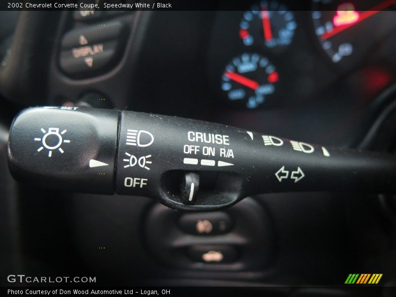 Speedway White / Black 2002 Chevrolet Corvette Coupe
