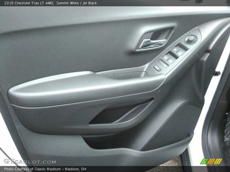 Summit White / Jet Black 2018 Chevrolet Trax LT AWD