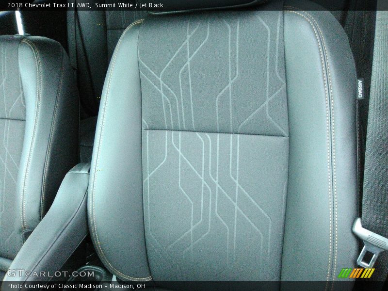 Summit White / Jet Black 2018 Chevrolet Trax LT AWD
