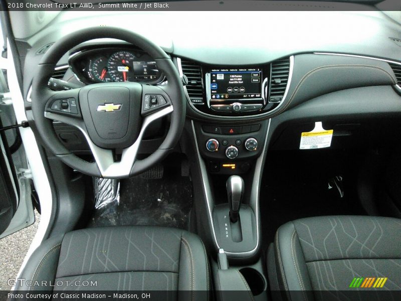 Summit White / Jet Black 2018 Chevrolet Trax LT AWD