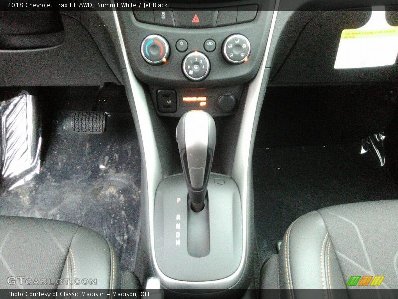 Summit White / Jet Black 2018 Chevrolet Trax LT AWD