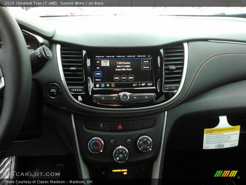 Summit White / Jet Black 2018 Chevrolet Trax LT AWD