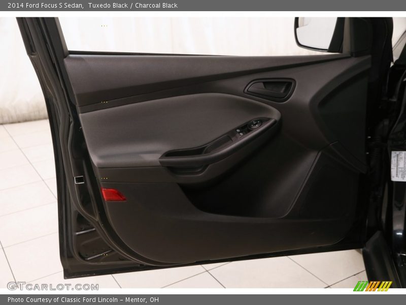 Tuxedo Black / Charcoal Black 2014 Ford Focus S Sedan