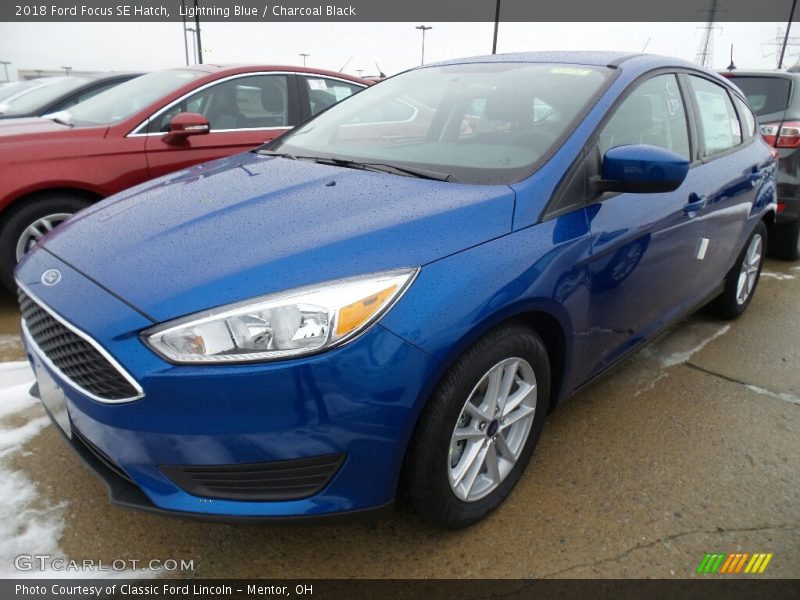 Lightning Blue / Charcoal Black 2018 Ford Focus SE Hatch