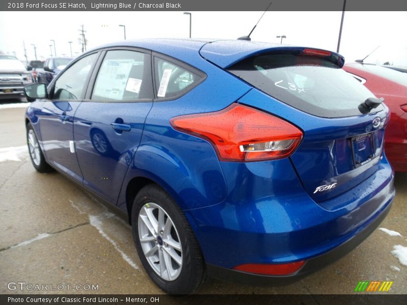Lightning Blue / Charcoal Black 2018 Ford Focus SE Hatch