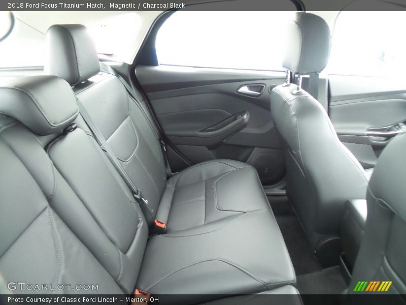 Magnetic / Charcoal Black 2018 Ford Focus Titanium Hatch
