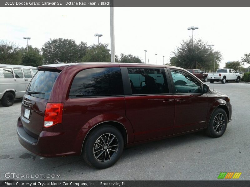 Octane Red Pearl / Black 2018 Dodge Grand Caravan SE