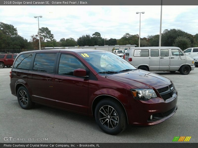 Octane Red Pearl / Black 2018 Dodge Grand Caravan SE