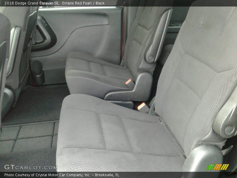 Octane Red Pearl / Black 2018 Dodge Grand Caravan SE
