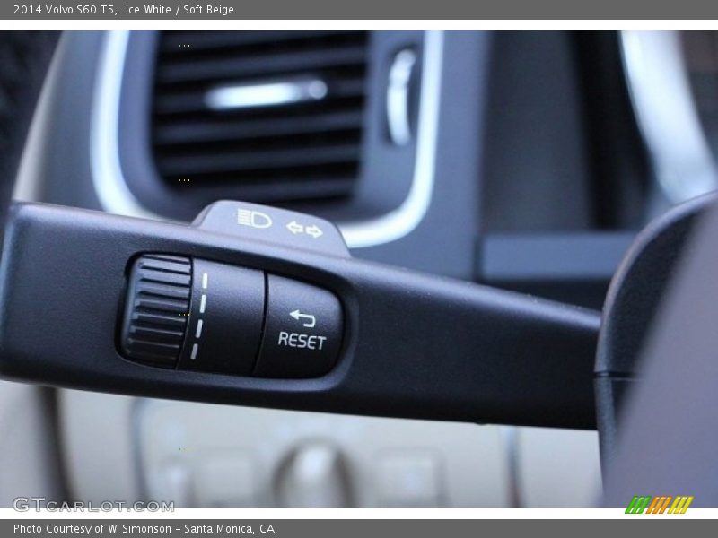 Ice White / Soft Beige 2014 Volvo S60 T5
