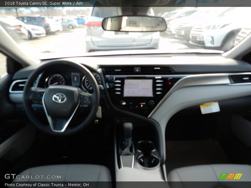 Super White / Ash 2018 Toyota Camry SE