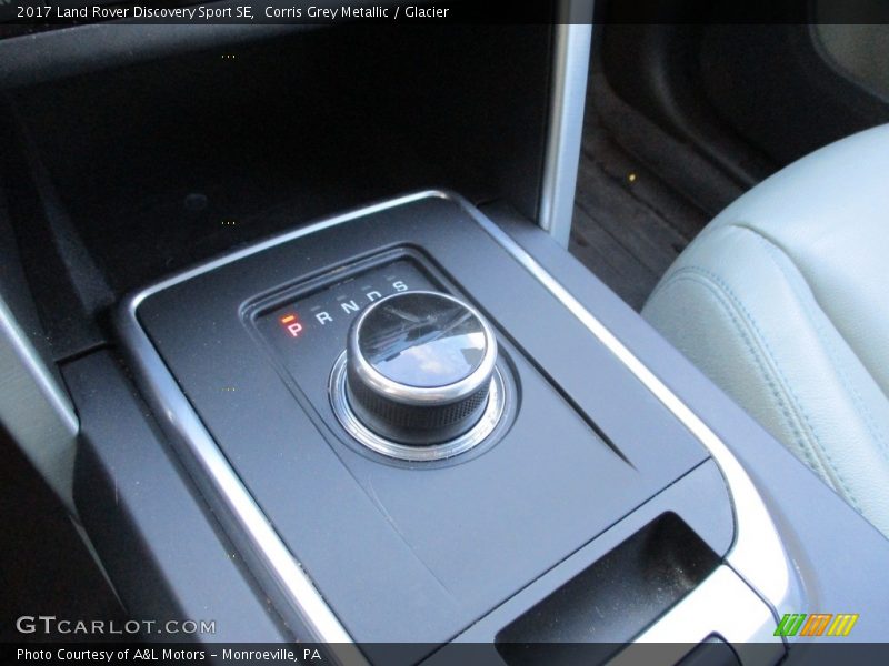 Corris Grey Metallic / Glacier 2017 Land Rover Discovery Sport SE