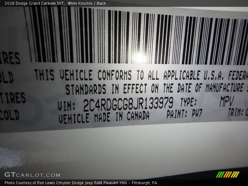 White Knuckle / Black 2018 Dodge Grand Caravan SXT