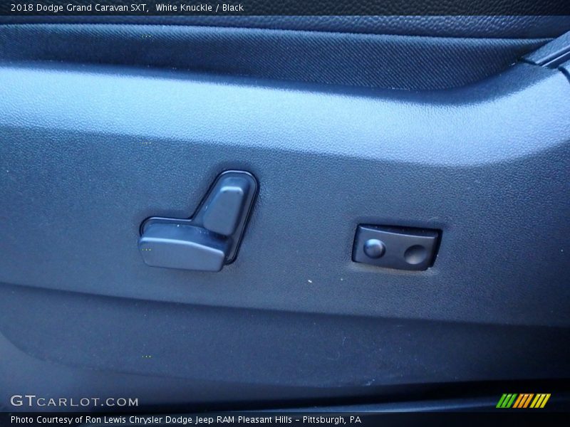 White Knuckle / Black 2018 Dodge Grand Caravan SXT