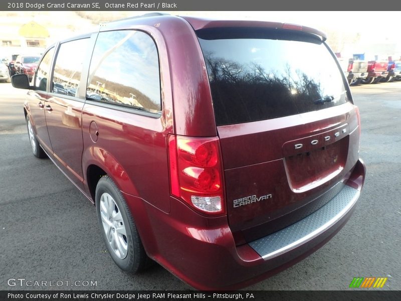 Octane Red Pearl / Black 2018 Dodge Grand Caravan SE