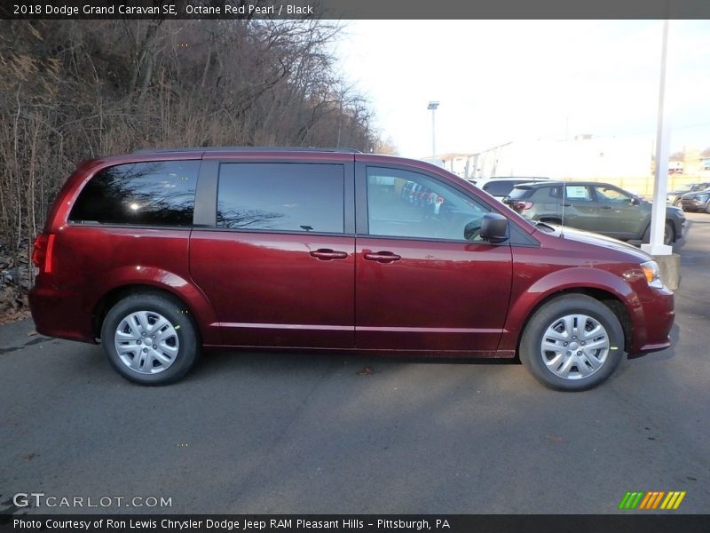 Octane Red Pearl / Black 2018 Dodge Grand Caravan SE