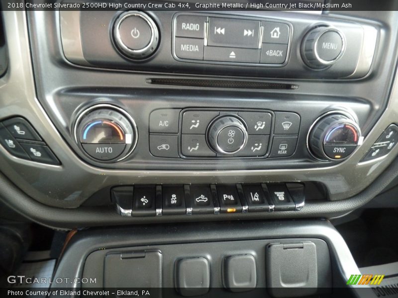 Graphite Metallic / High Country Jet Black/Medium Ash 2018 Chevrolet Silverado 2500HD High Country Crew Cab 4x4