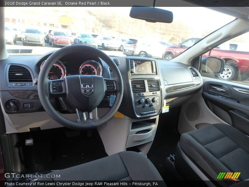 Octane Red Pearl / Black 2018 Dodge Grand Caravan SE