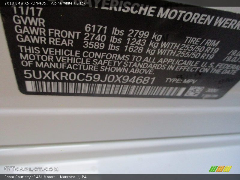 Alpine White / Black 2018 BMW X5 xDrive35i