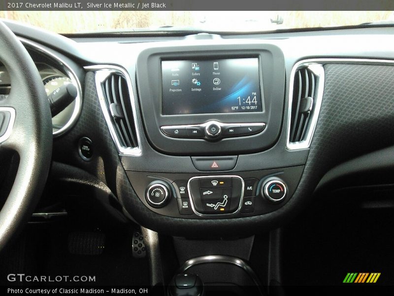Silver Ice Metallic / Jet Black 2017 Chevrolet Malibu LT